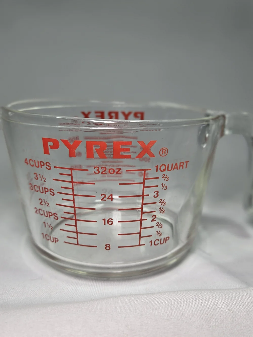 Vintage Pyrex Measuring Cup 1000 ml / 4 Cup J Handle Red Made in USA - Corning